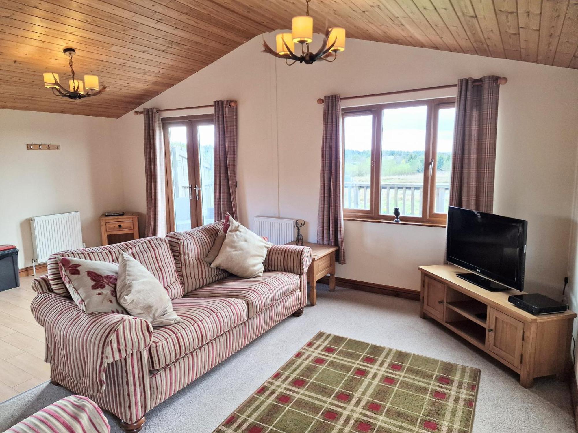 Lomond 5 With Private Hot Tub - Fife - Loch Leven - Lomond Hills - Pet Friendly Kelty Exterior foto
