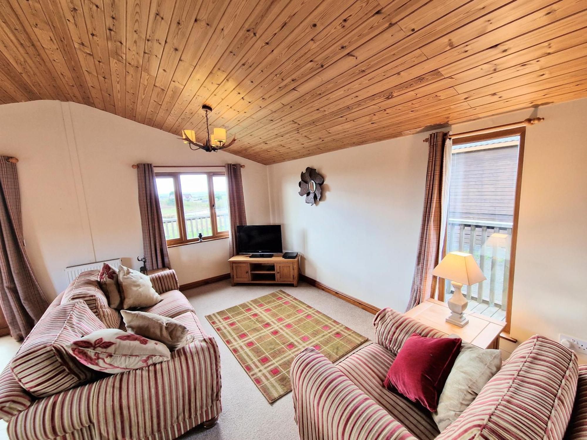 Lomond 5 With Private Hot Tub - Fife - Loch Leven - Lomond Hills - Pet Friendly Kelty Exterior foto